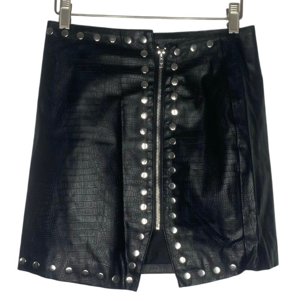 Tobi Faux Leather Mini Skirt Women’s Size Small zip front Studded Biker Edgy
